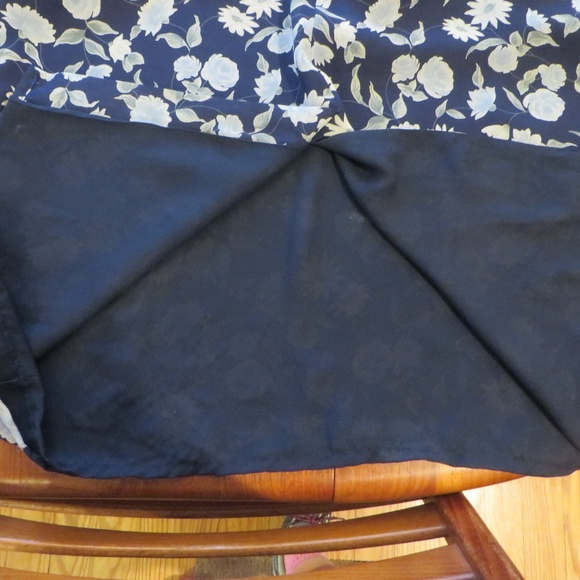 Old Navy Skirt - Picture 3 of 5